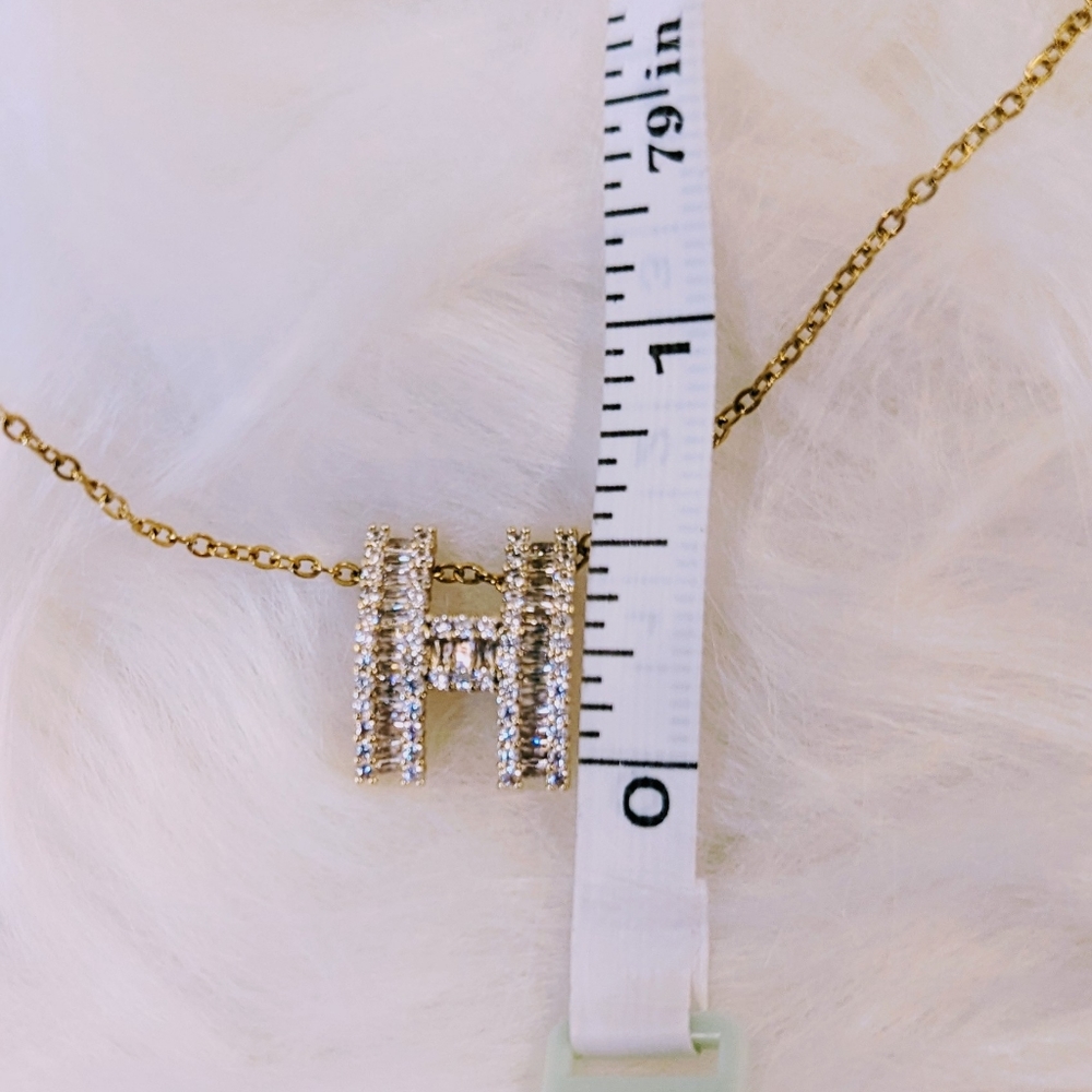 NWOT Gold & Diamond "H" Fashion Necklace - Picture 7 of 8